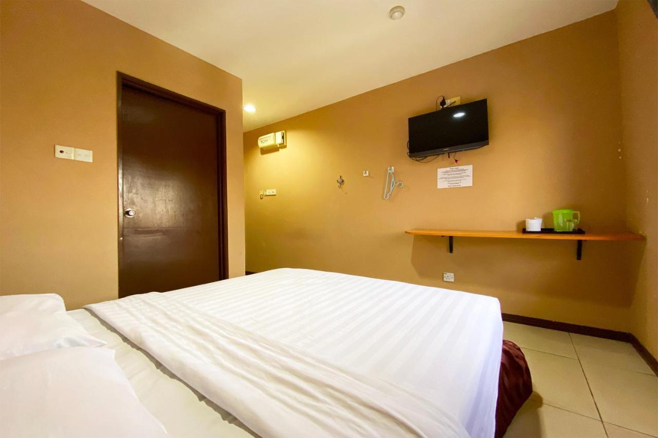 โอโย 90108 โฮเทล คายา Hotel โกตาคินาบาลู ภายนอก รูปภาพ