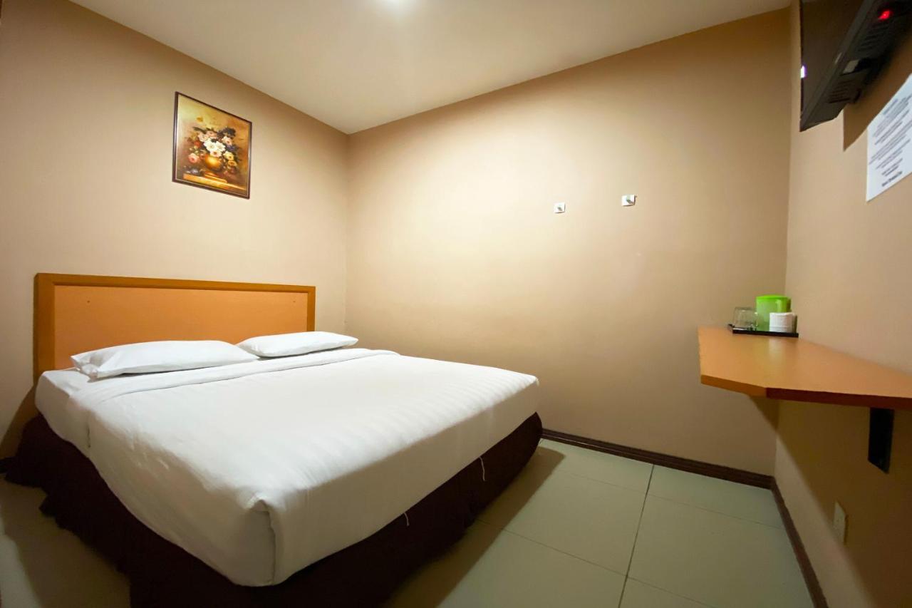โอโย 90108 โฮเทล คายา Hotel โกตาคินาบาลู ภายนอก รูปภาพ