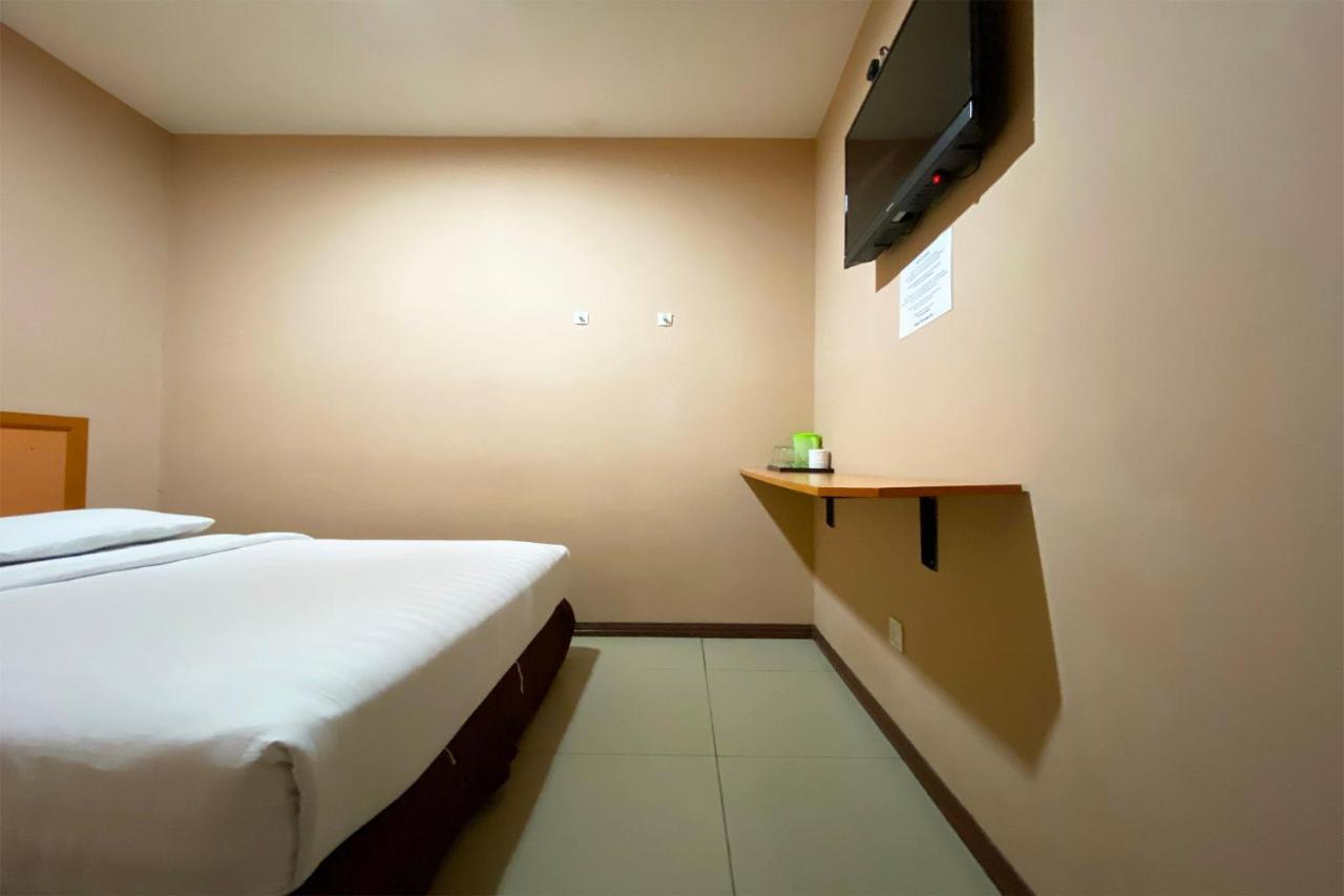 โอโย 90108 โฮเทล คายา Hotel โกตาคินาบาลู ภายนอก รูปภาพ