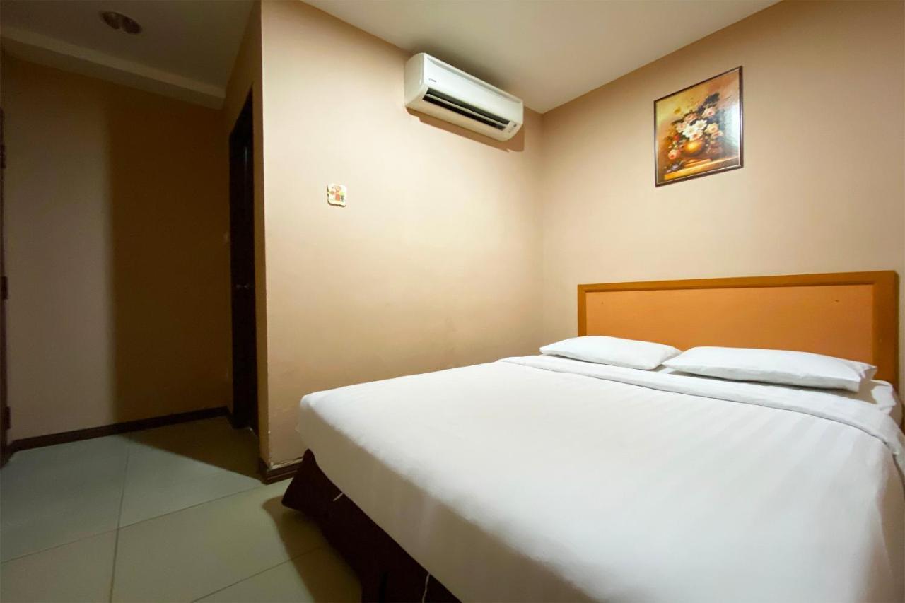 โอโย 90108 โฮเทล คายา Hotel โกตาคินาบาลู ภายนอก รูปภาพ